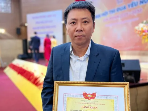 Bếp ăn 700 suất miễn phí mỗi ngày và tấm bằng khen đặc biệt