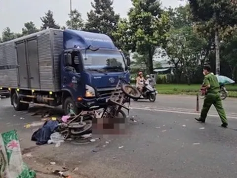 Va chạm liên hoàn với 2 ô tô, nam thanh niên lái xe lôi tự chế tử vong tại chỗ