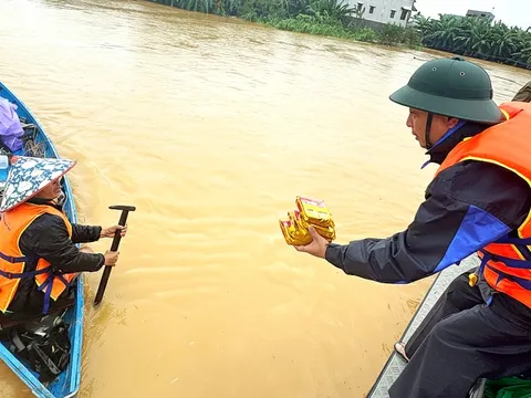 Khánh Hòa hỗ trợ 7 tỉ đồng để 4 tỉnh, thành miền Trung khắc phục hậu quả lũ lụt