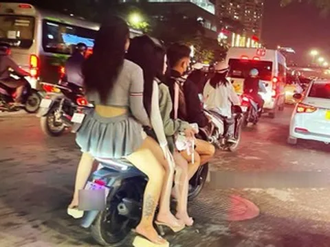 Đi xe máy 'kẹp 5' ở Hà Nội, nam thanh niên bị ghi hình gửi Cục trưởng CSGT