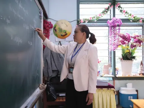 Bộ GD-ĐT nêu lý do cần tăng lương, phụ cấp cho giáo viên