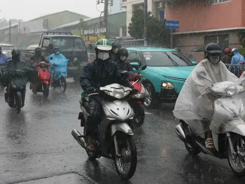 Thời tiết Nam Bộ: Mưa lớn nhiều ngày kèm lốc, sét?