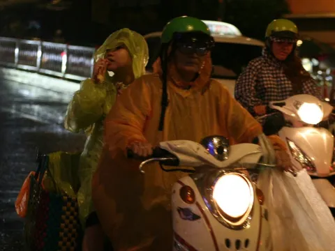 Dự báo thời tiết hôm nay, 5-11: TPHCM có mưa rất to