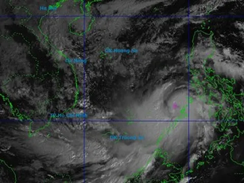 Loạt yếu tố khiến bão số 13 Kalmaegi có cường độ rất mạnh
