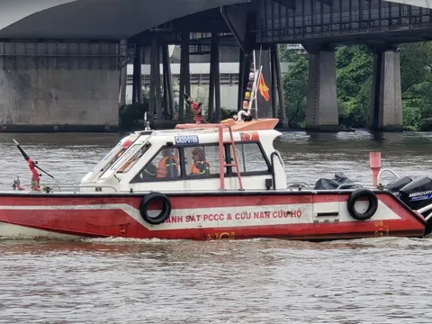 Phát hiện thi thể trên sông ở Thanh Đa, nghi là tài xế taxi dùng dao tự sát thương trên cầu Sài Gòn