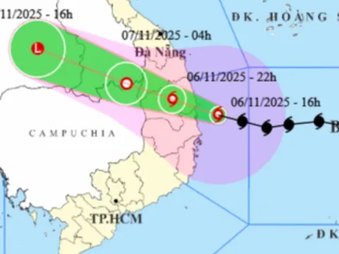 Bão số 13 Kalmaegi giật cấp 16, cách Quy Nhơn 90 km, dự báo đổ bộ từ 18-22 giờ tối nay