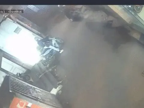 Ô tô đâm hàng loạt phương tiện ở Hà Nội rồi bỏ chạy