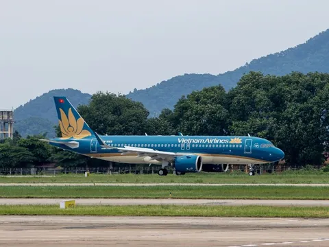 Hàng không hoãn, hủy nhiều chuyến bay do bão Kalmaegi