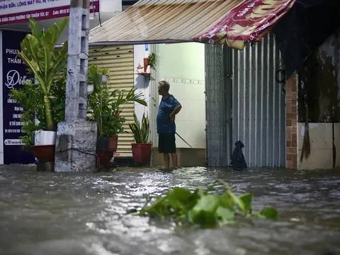 Chiều nay, triều cường TP.HCM tại Phú An, Thủ Dầu Một có thể phá vỡ mọi mốc từng ghi nhận