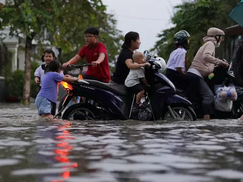 Ngập do mưa dông và triều cường ở TP HCM: Nhiều khuyến cáo quan trọng