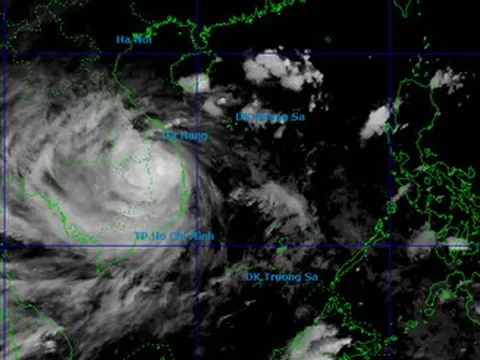 Bão số 13 Kalmaegi quét qua Tây Nguyên mạnh cấp 8-9 là hiếm gặp, mưa lớn còn tiếp diễn