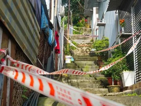 Hiện trạng đáng lo dưới chân núi buộc hàng chục hộ dân Vũng Tàu phải di dời