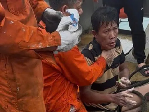 Sau hai ngày mất tích giữa biển, 1 trong 3 người ở Lý Sơn được cứu sống kỳ diệu