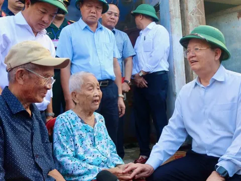 Phó thủ tướng Mai Văn Chính thăm đồng bào ảnh hưởng bão Kalmaegi ở Đắk Lắk