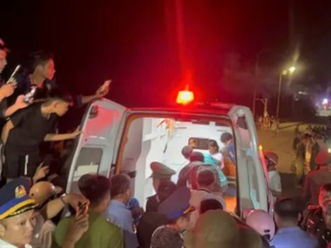 Đảo Lý Sơn vỡ òa đón 3 cư dân sống sót sau 2 ngày trôi dạt giữa biển