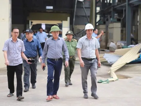 Chủ tịch tỉnh Gia Lai: “Nhà tôi cũng phải ăn mì tôm nhiều ngày vì cúp điện”