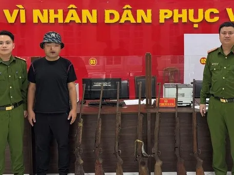 Đang phá dỡ công trình tại một công ty, nam công nhân vội báo công an khi phát hiện súng tại tầng hầm