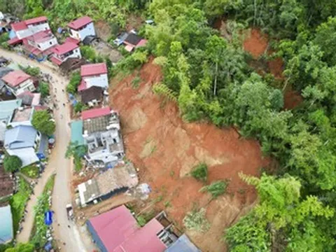 Sạt lở đất nghiêm trọng, Thái Nguyên di dời khẩn cấp 5 hộ dân
