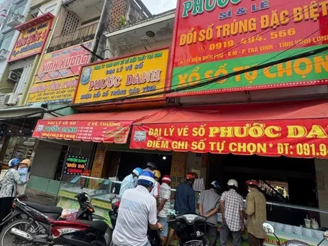 Xổ số miền Nam: Đại lý vé số liên tục đổi thưởng cho người trúng độc đắc