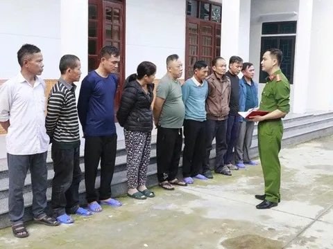 Bắt nhóm đối tượng có nhiều tiền án lợi dụng đám tang làm chuyện phi pháp