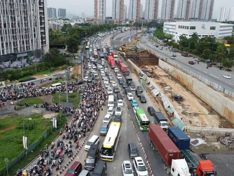 TP HCM: Khẩn trương kiểm tra, sửa chữa hạ tầng giao thông sau mưa lớn