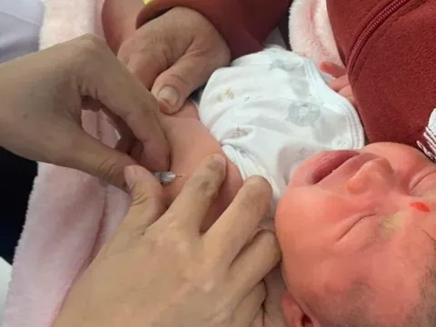 Bổ sung đối tượng trong chương trình tiêm chủng mở rộng và hình thức tiêm chủng bắt buộc