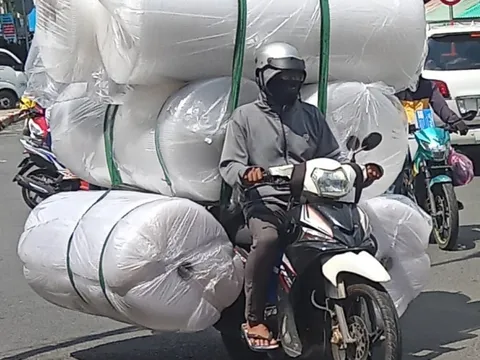 Hiểm họa từ xe chở hàng cồng kềnh