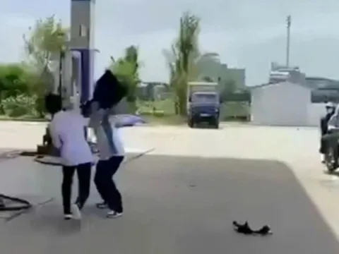 Bắt tạm giam 2 nam sinh liên quan vụ học sinh lớp 12 bị đâm tử vong ở Thanh Hóa