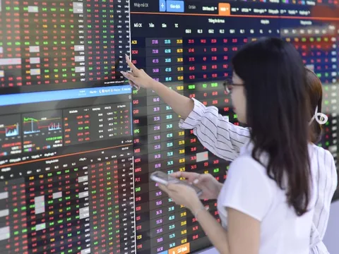 Nhiều cổ phiếu 'tỉ USD' mất hơn 20% vốn hóa, có cả mã mới chào sàn HoSE
