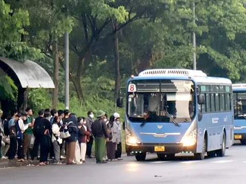 Kết nối tuyến xe buýt 61-05 từ Thủ Dầu Một vào khu Đại học Quốc gia TP.HCM phục vụ sinh viên đi lại