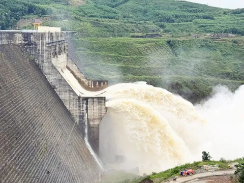 Diễn biến trái quy luật khiến điện dư thừa, đồng loạt giảm cả thủy điện, điện gió, điện than