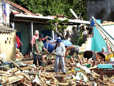 Ngày mưa nhớ cậu, nhớ buổi cơm với trái ổi, đọt rau, nước mắm dầm ớt cay cay