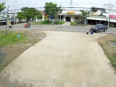 Ô tô tông 2 cụ bà ngồi trò chuyện bên đường, 1 người tử vong