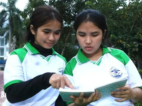 Nữ sinh vùng cao vượt nghịch cảnh, nuôi ước mơ trở về bản “gieo chữ”