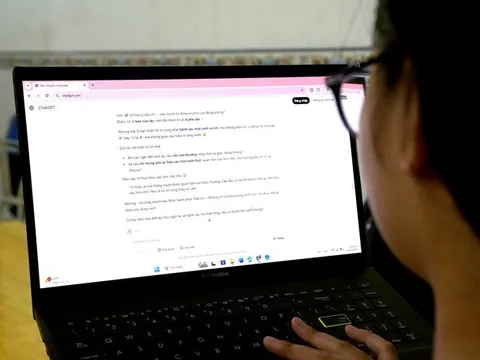 Tìm đến AI để lấp khoảng trống cảm xúc, song càng thêm cô đơn