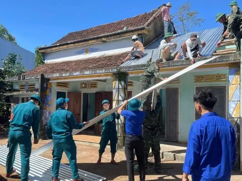 Thủ tướng yêu cầu khẩn trương đánh giá thiệt hại và khắc phục nhanh hậu quả bão, lũ tại khu vực Trung Bộ