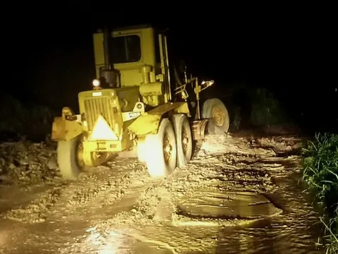 Mưa lớn ở Khánh Hòa, nhiều đoạn quốc lộ 1 bị ngập, đèo Khánh Sơn trên tỉnh lộ 9 sạt lở