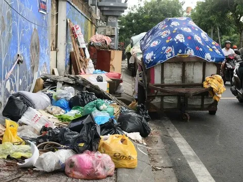 Bãi rác Đa Phước đổi giờ tiếp nhận, TP HCM có nguy cơ tồn rác