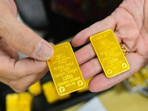 Giá vàng miếng SJC cao giá vàng thế giới đến 20,6 triệu đồng/lượng