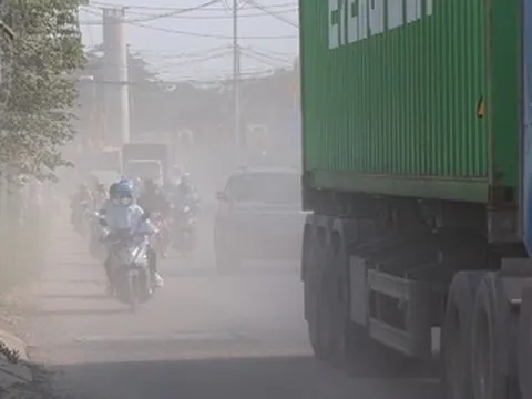 Cảnh như sa mạc bụi khiến người dân 'than trời' ở TPHCM