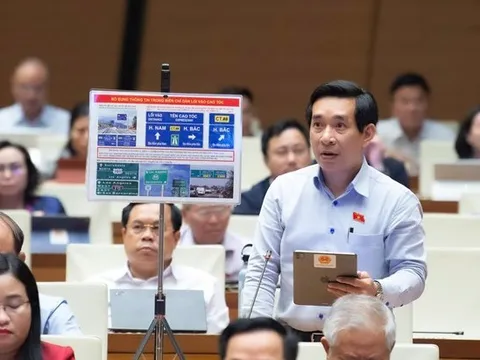 Đại biểu Nguyễn Văn Cảnh đề xuất cho người đi bộ đi ngược chiều dòng xe khi không có vỉa hè