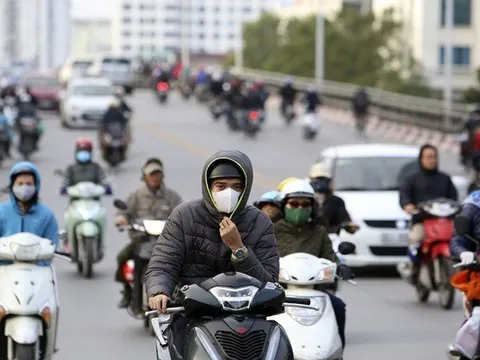 Không khí lạnh mạnh tràn về, miền Bắc có nơi rét đậm, miền Trung tiếp tục mưa lớn