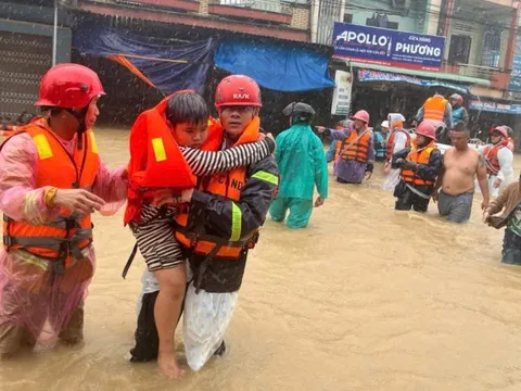 Gia Lai đề xuất hỗ trợ khẩn cấp 2.000 tấn gạo cho người dân vùng mưa lũ