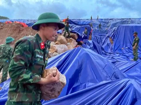 Hồ chứa hơn 1 triệu m³ bị xói lở thân đập, đặc công nước ứng cứu khẩn cấp