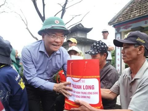 Phó Thủ tướng Lê Thành Long: Giúp dân khắc phục hậu quả mưa lũ là nhiệm vụ cấp bách