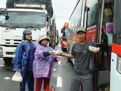 Xe trên quốc lộ 1, cao tốc từ TP.HCM ra Khánh Hòa, Phú Yên cũ, Bình Định cũ đi ra sao?