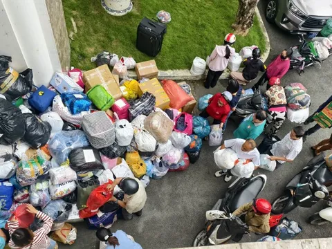 Kêu gọi bà con TP.HCM quyên góp ủng hộ miền Trung, ưu tiên lương thực, thực phẩm