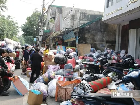 Từ Nghệ An gửi miền xa: Chở nặng nghĩa tình, san sẻ nỗi đau vùng lũ