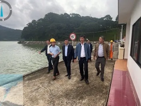 Hồ Đơn Dương xả điều tiết qua tràn đảm bảo an toàn công trình
