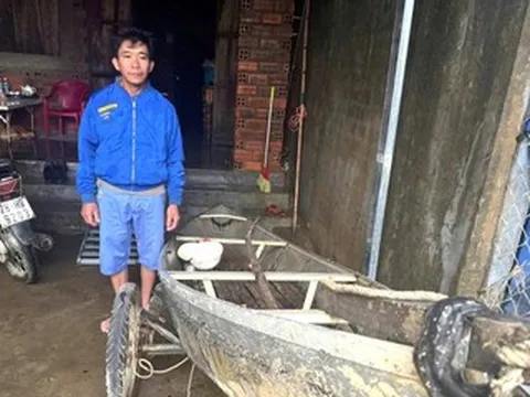 Tặng bằng khen cho người đàn ông dũng cảm cứu hơn 40 người ở rốn lũ Hòa Thịnh